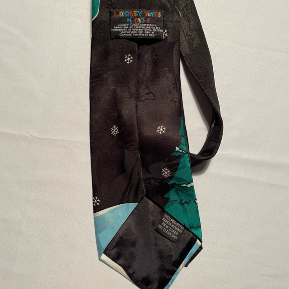 Looney Tunes Tazmanian Devil neck tie. - Picture 2 of 2